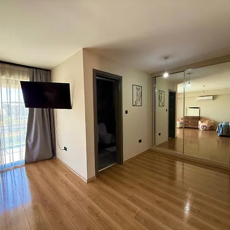 Yeni Iskele 3 Yatak Odali Muestakil Ortak Havuzlu Apartament Kirenia