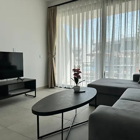 Apartment Yeni Iskele 3 Yatak Odali Muestakil Ortak Havuzlu *