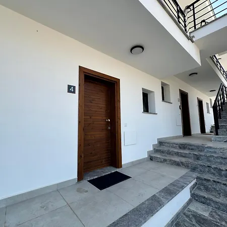 Yeni Iskele 3 Yatak Odali Muestakil Ortak Havuzlu *