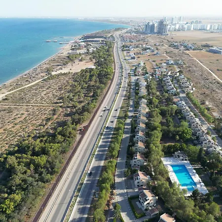 Yeni Iskele 3 Yatak Odalı Müstakil Ortak Havuzlu Girne