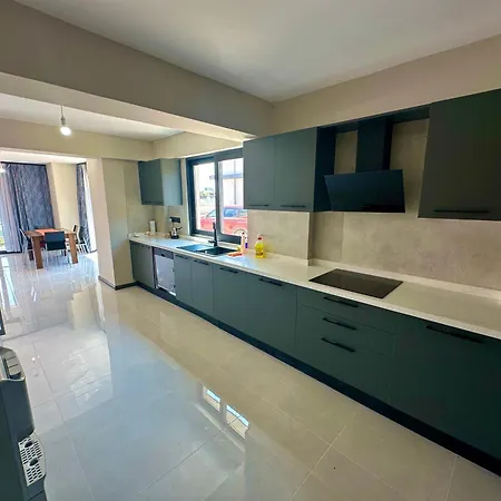 Apartment Yeni Iskele 3 Yatak Odali Muestakil Ortak Havuzlu