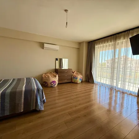 Yeni Iskele 3 Yatak Odalı Müstakil Ortak Havuzlu * Girne